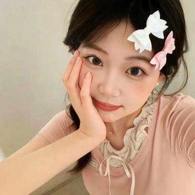 红衣小女孩
